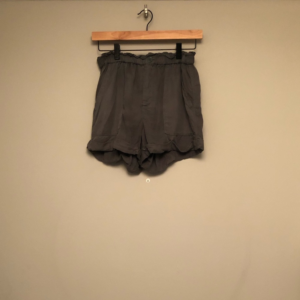 Aerie Army Green Shorts - Picture 1 of 3